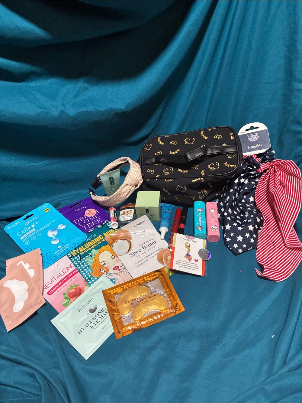 Hello Kitty Cosmetic Bag and Beauty Bundle